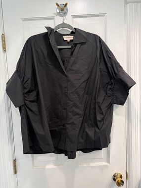V.DE.VINSTER black button-down shirt